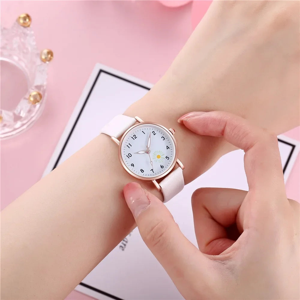 Trendy Ladies Wrist Watches Luminous Women Simple Watches Casual Leather StrapWatch Clock Femme